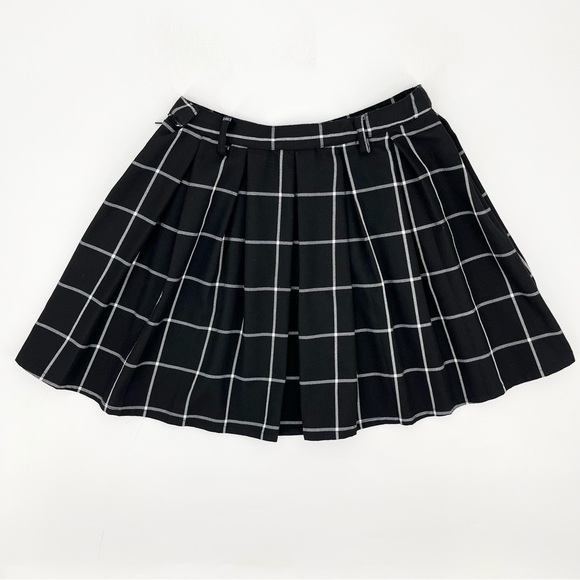 Hot Topic Black Windowpane Plaid Pleated School Girl Mini Skirt Size Small - Picture 3 of 6